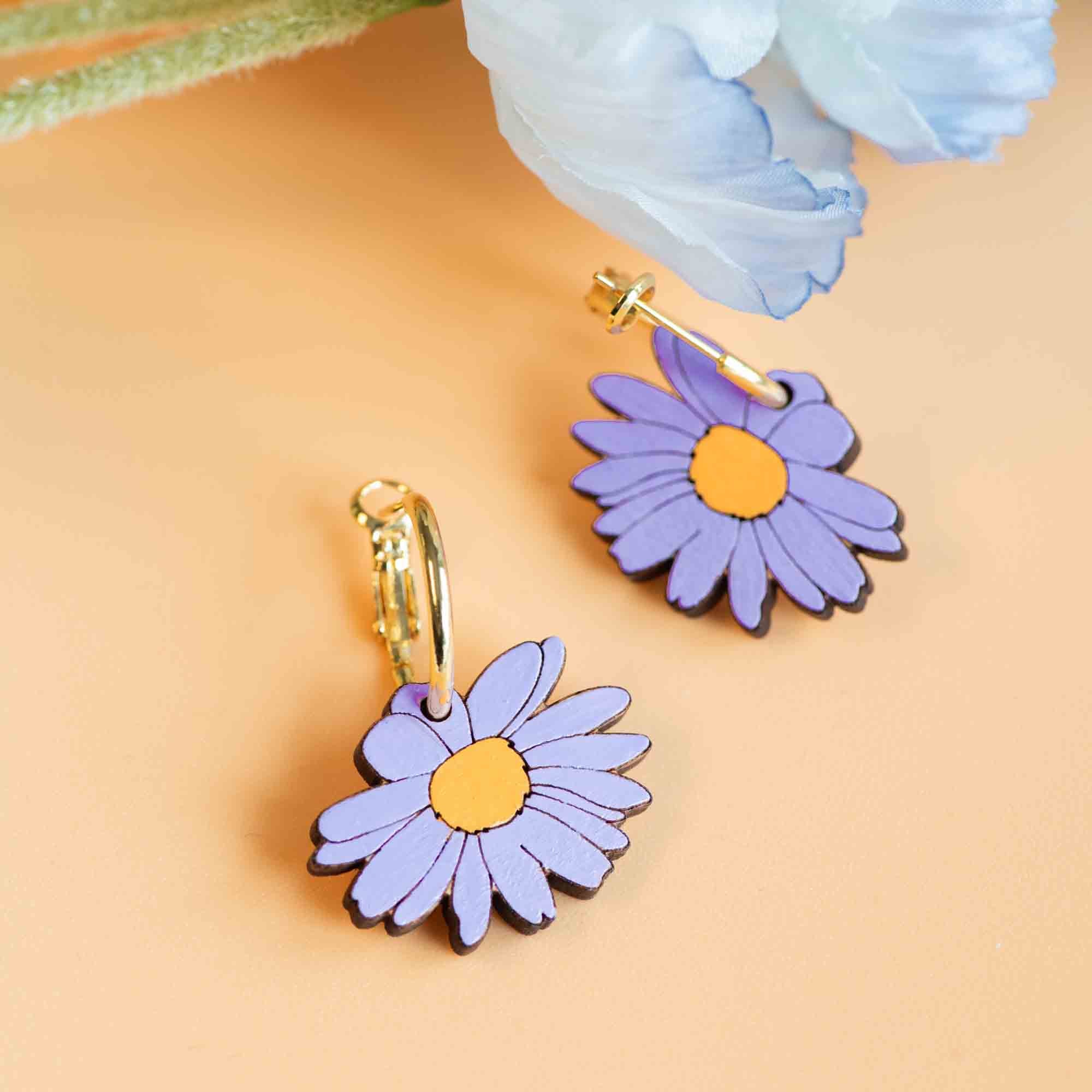 Hand-Painted Purple Daisy Hoop Earrings - PEO14128H