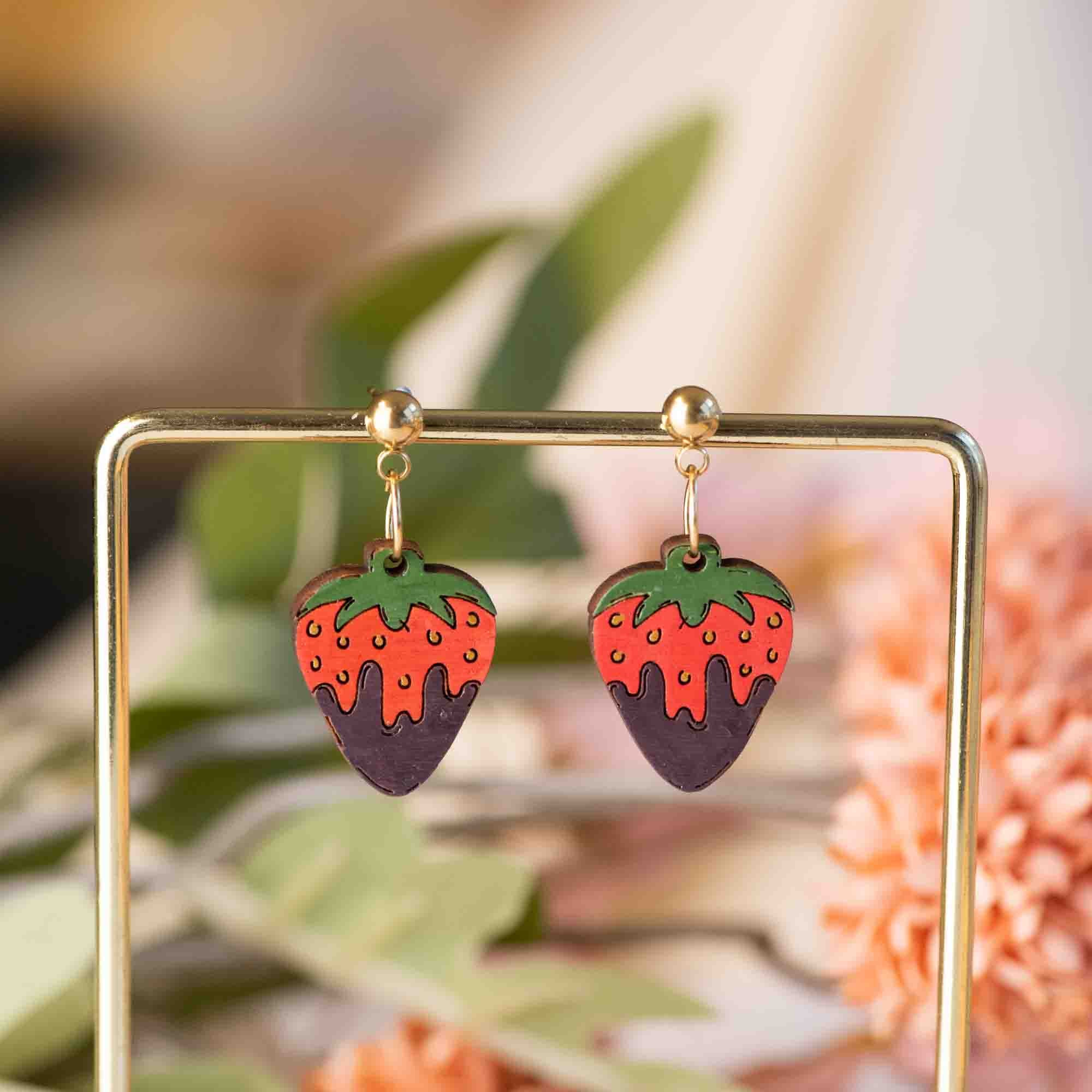 Chocolate Strawberry Dangle Earrings - PEO14109