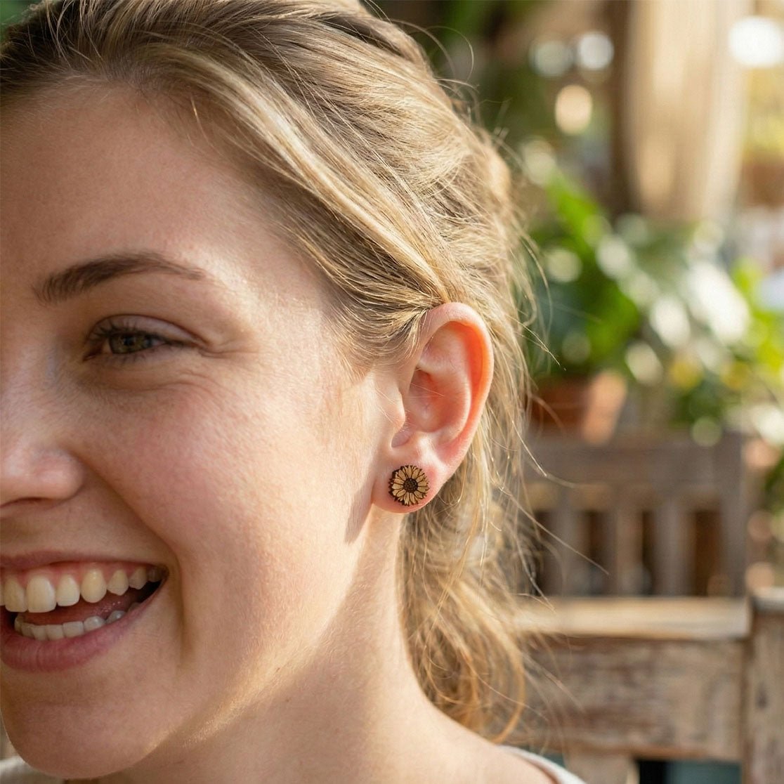 Daisy Flower Cherry Wood Stud Earrings - EO14007 - Robin Valley Official Store