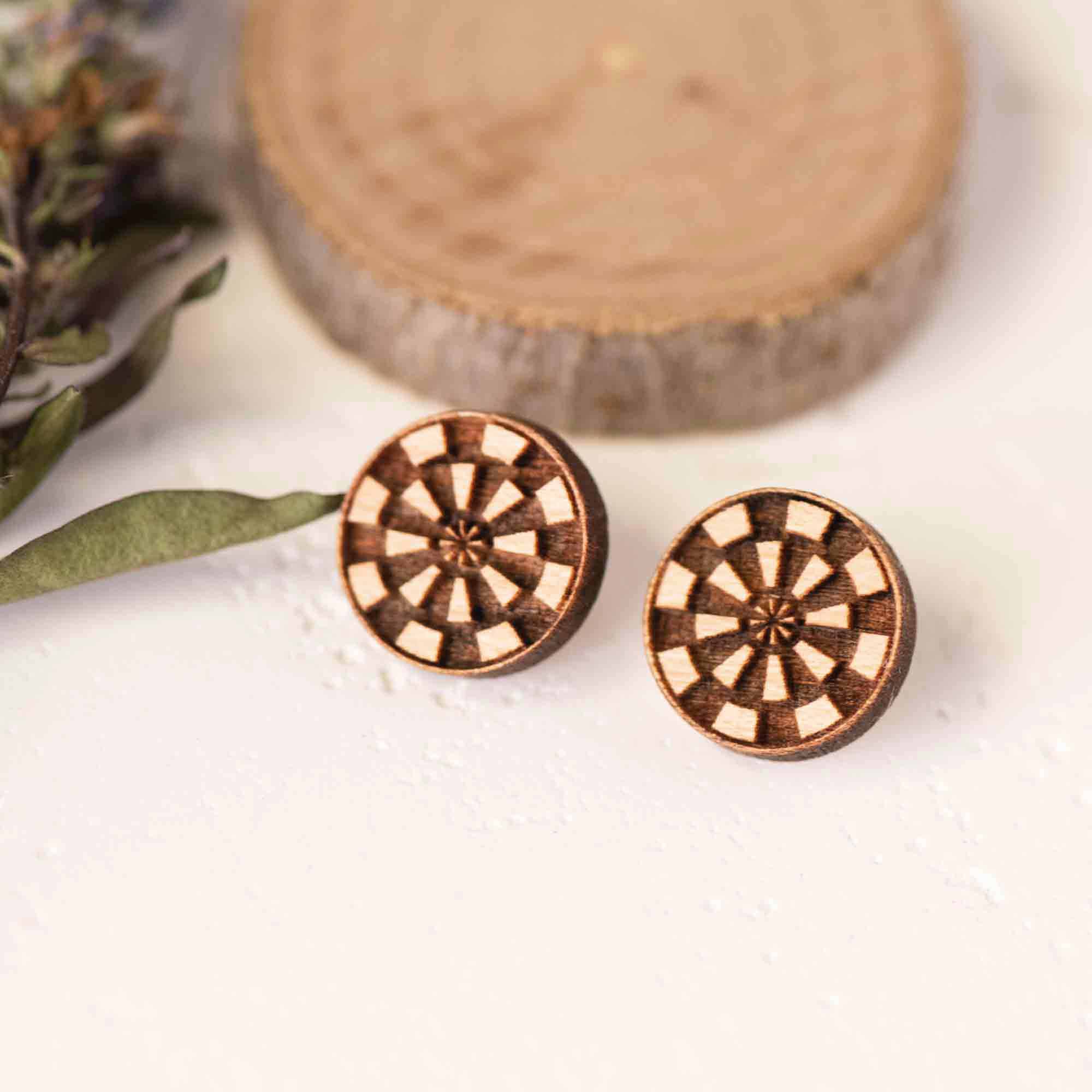 Dart Board Stud Earrings - ET15046 - Robin Valley Official Store