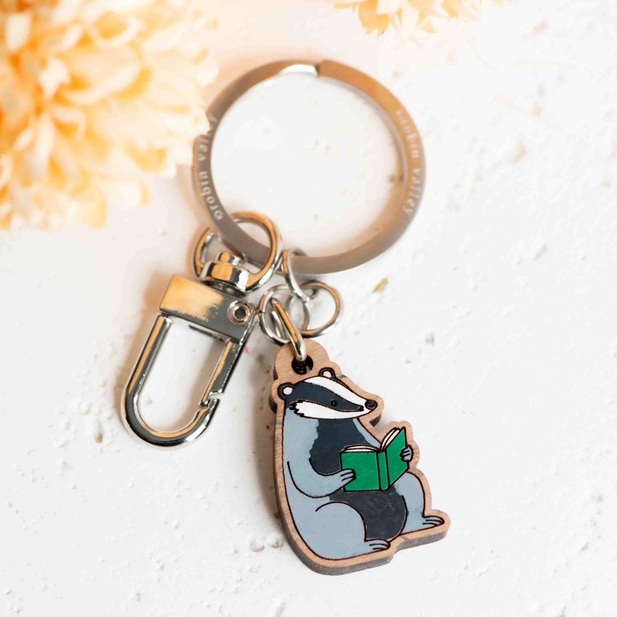 Hand - painted Badger Reading Wooden Keyring - KL20506 - Robin Valley Official Store