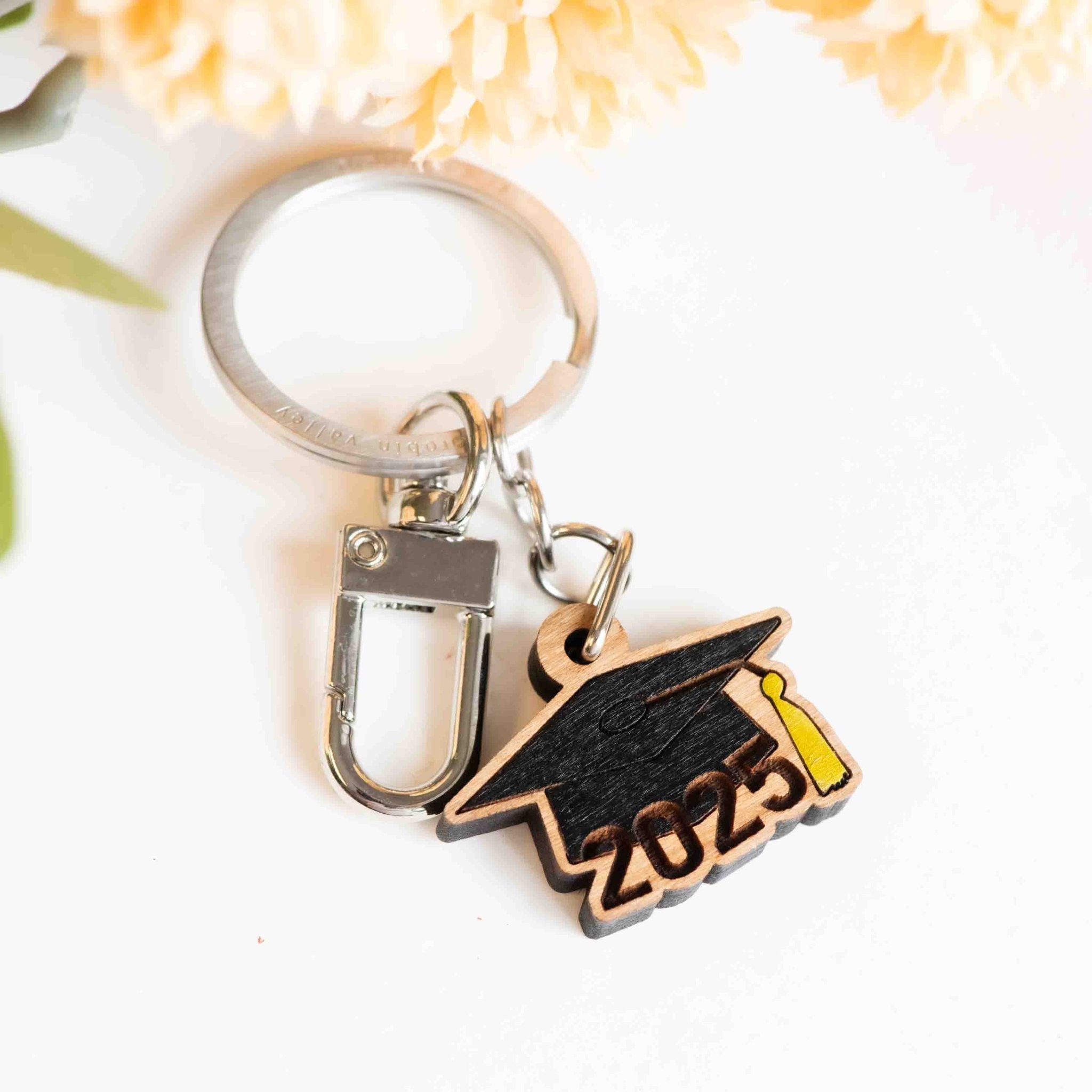 Hand - painted Graduation 2025 Wooden Keyring - KT25466 - Robin Valley Official Store