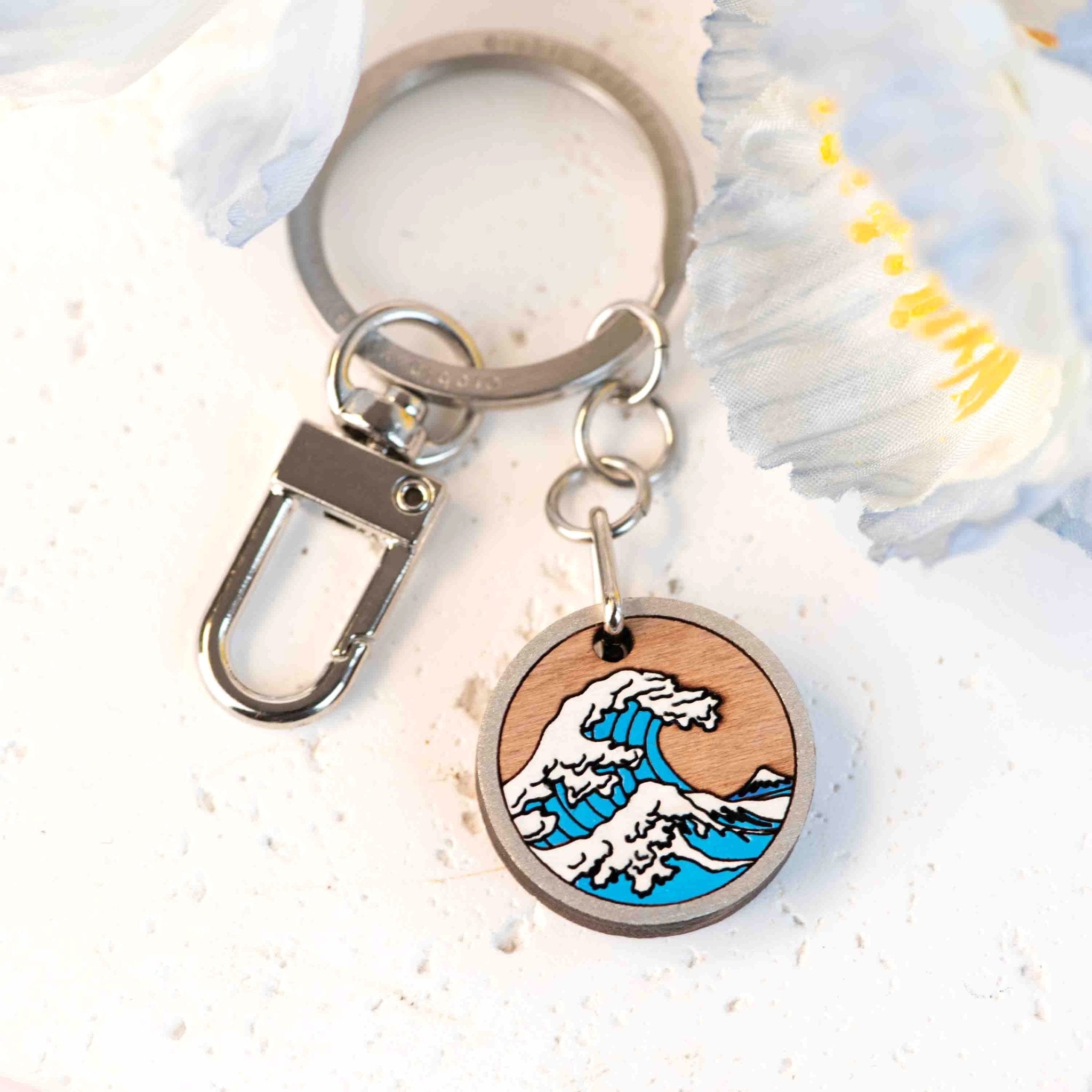 Hand - painted Great Wave Wooden Keyring - KT25124 - Robin Valley Official Store