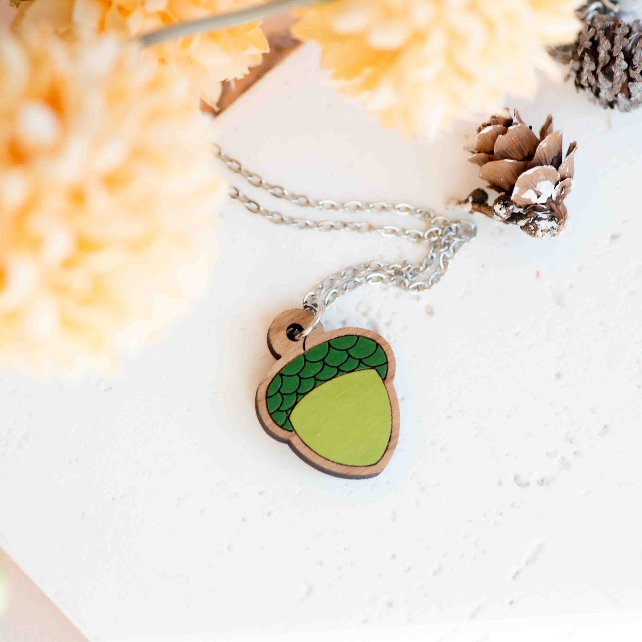 Hand Painted Green Acorn Wooden Necklace - NT65497 - Robin Valley Official Store