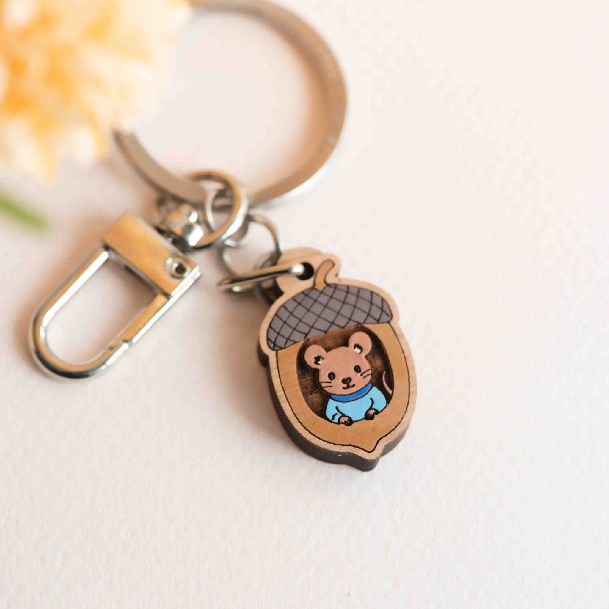 Hand - painted Mouse in Acorn Wooden Keyring - KL20502B - Robin Valley Official Store
