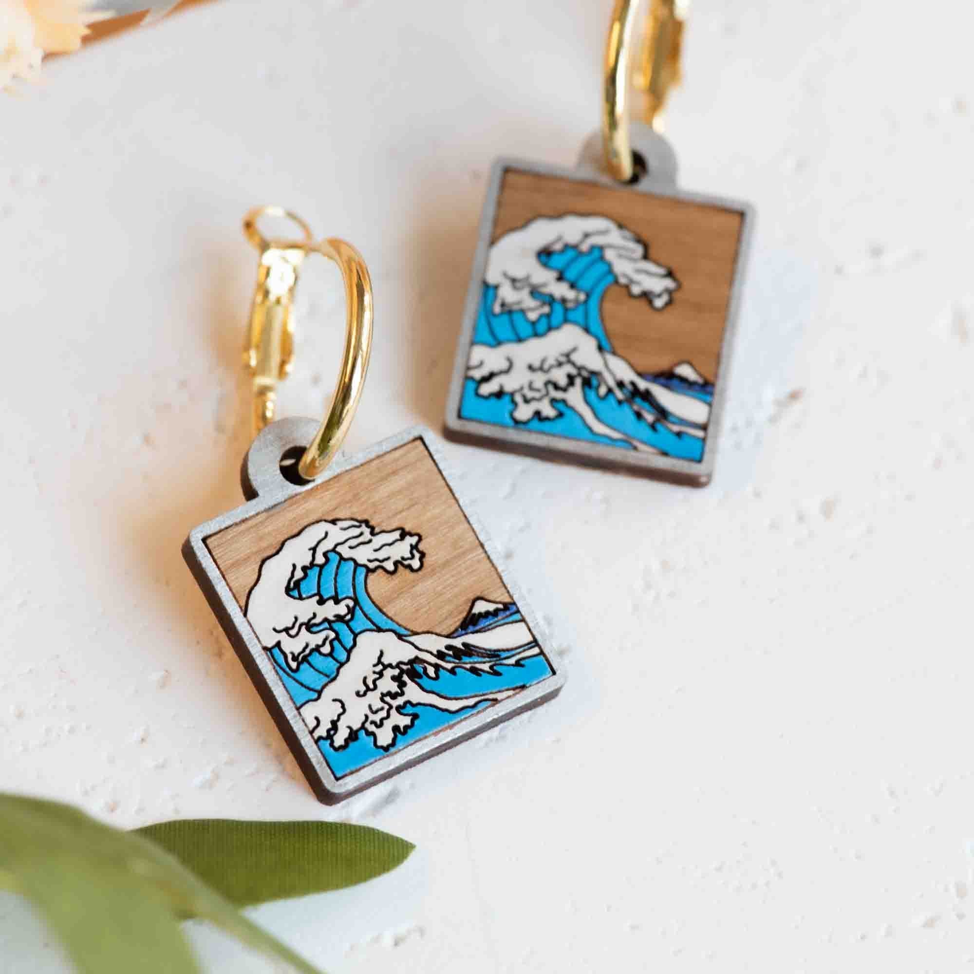 Hand - Painted The Great Wave Off Hoop Earrings - PET15124H - Robin Valley Official Store