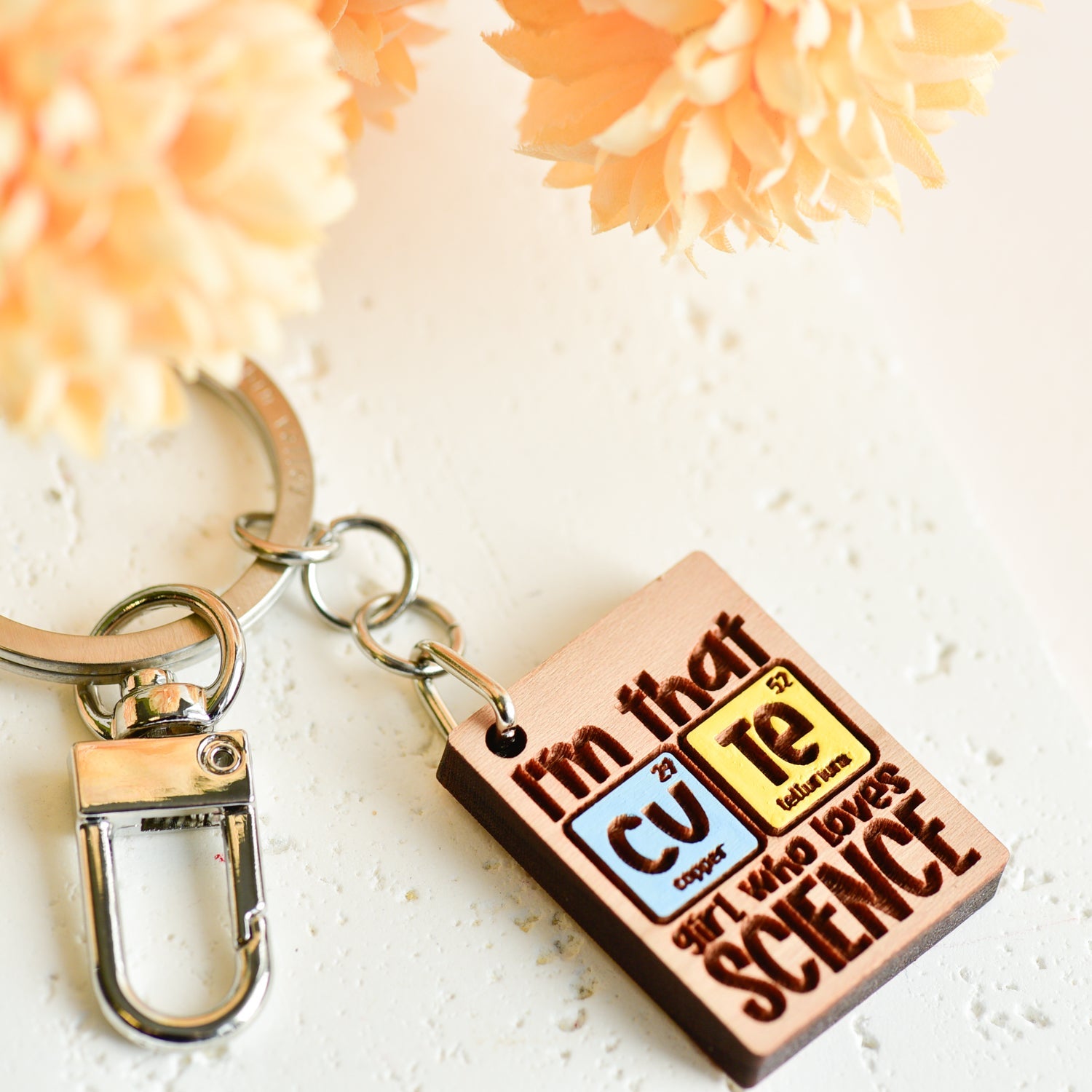 Hand - painted Wooden I'm That Cute Girl Who Loves Science Keyring - KO24273 - Robin Valley Official Store