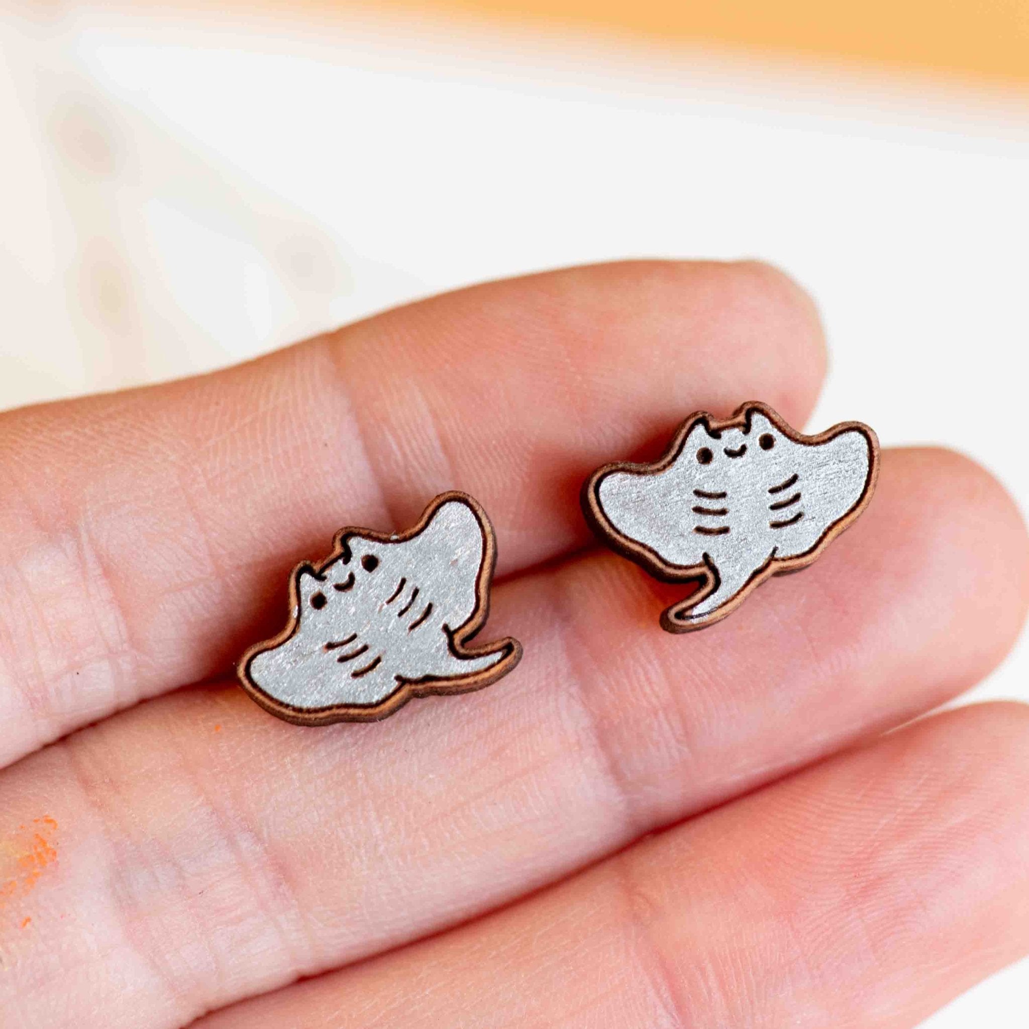 Manta Ray Stud Earrings - Robin Valley Official Store
