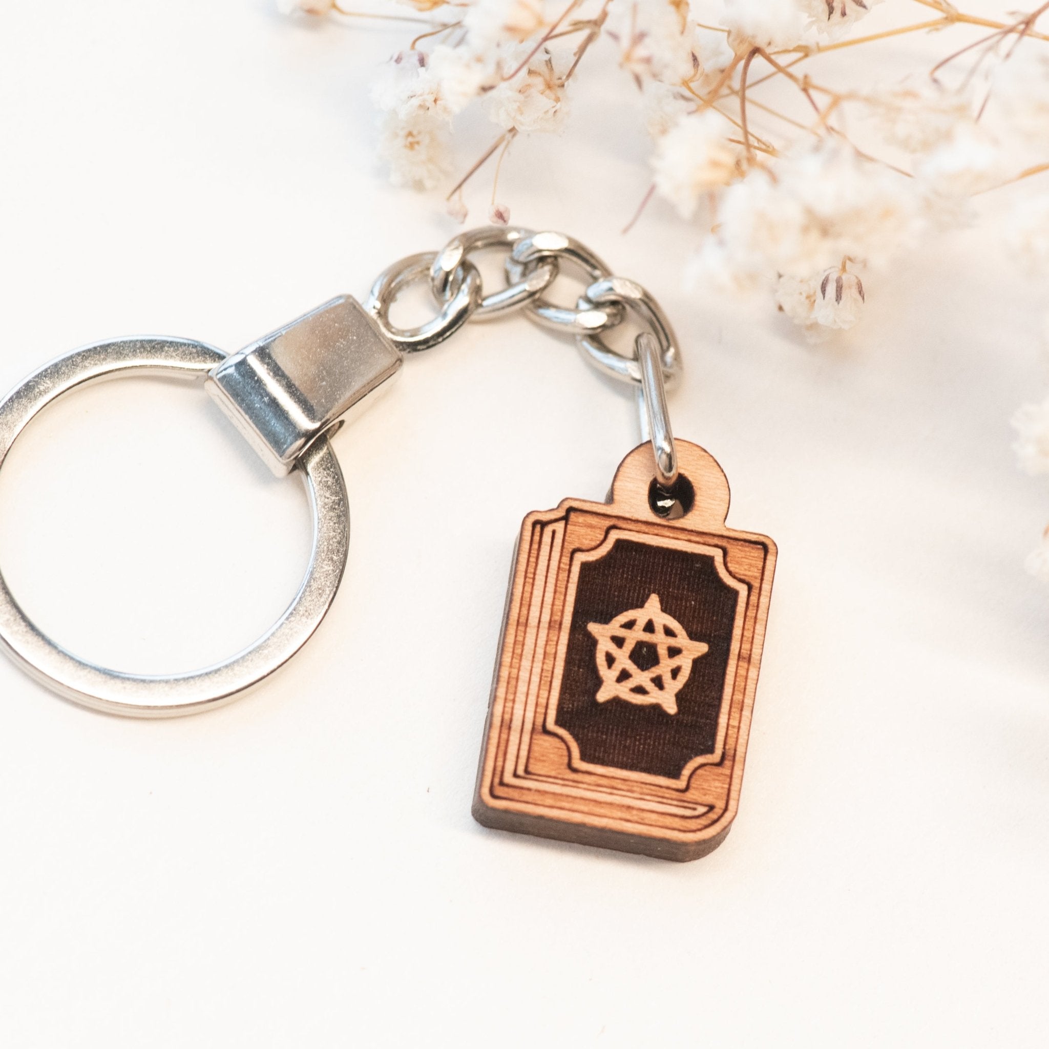 Black Magic Book Cherry Wood Keyring - KT25061 - Robin Valley Official Store