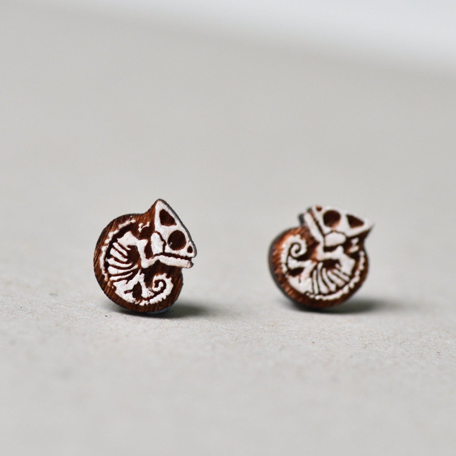 Chameleon Skeleton Wooden Stud Earrings - PEO14017 - Robin Valley Official Store