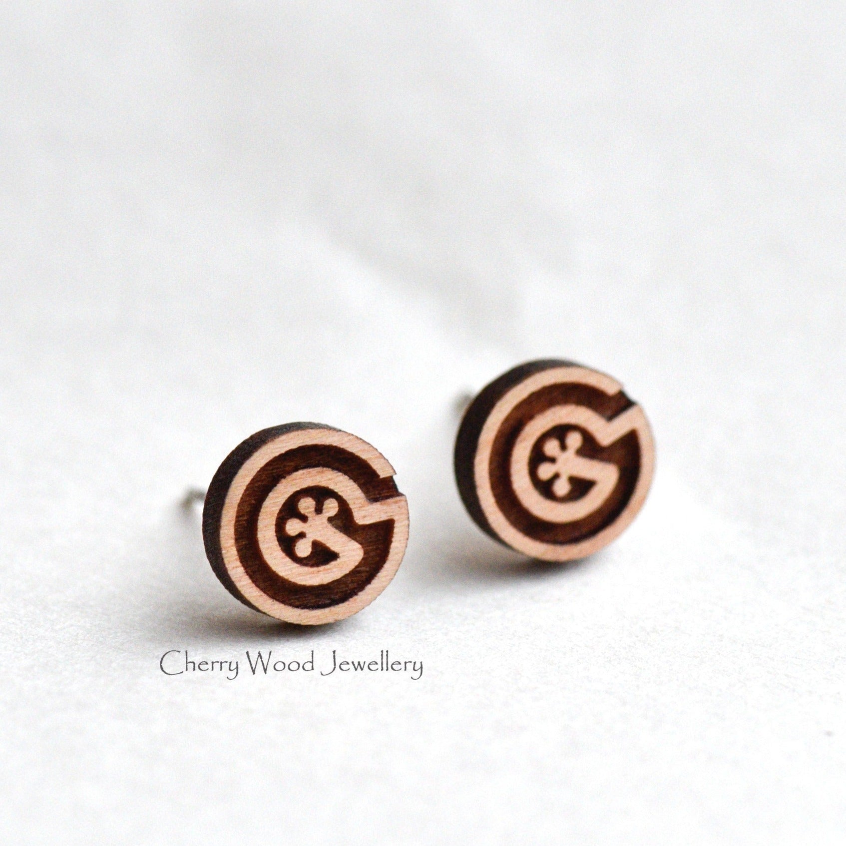 Gecko Feet Cherry Wood Stud Earrings - ET15053 - Robin Valley Official Store