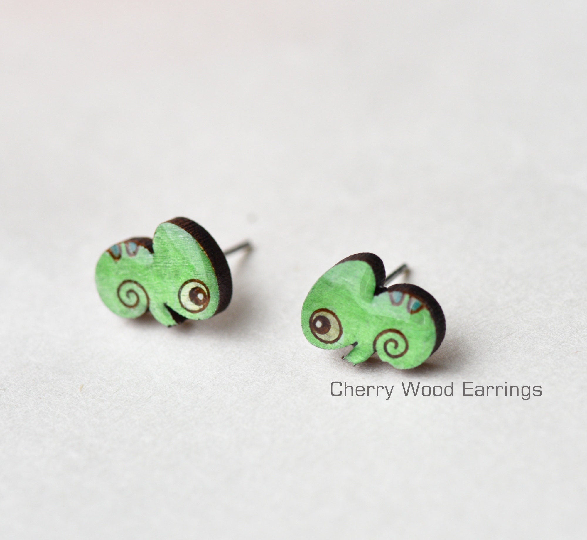 Hand-painted Chameleon Cherry Wood Stud Earrings -PEL10004 - Robin Valley Official Store