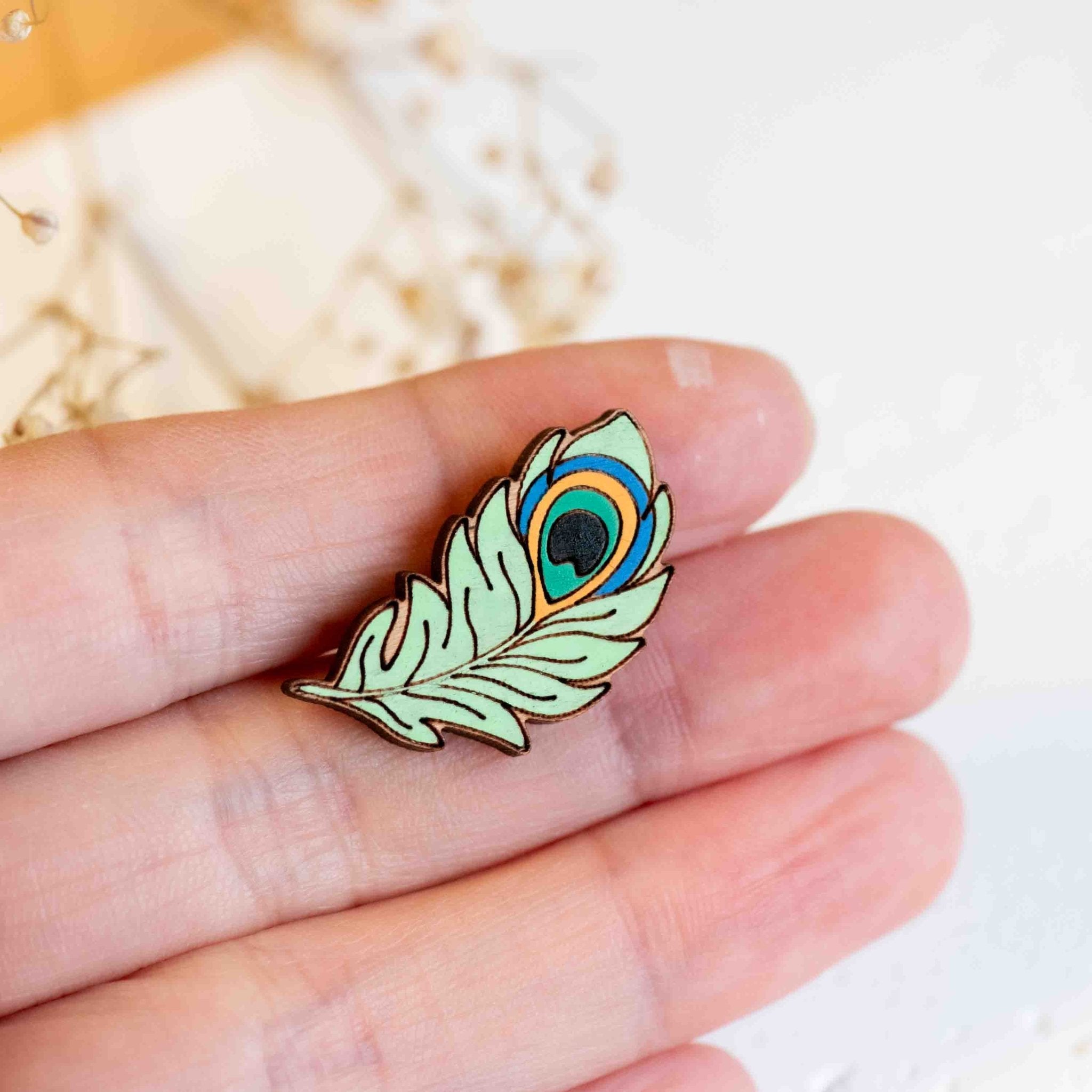 Hand-painted Peacock Feather Wooden Pin Badge - PT45174 - Robin Valley Official Store