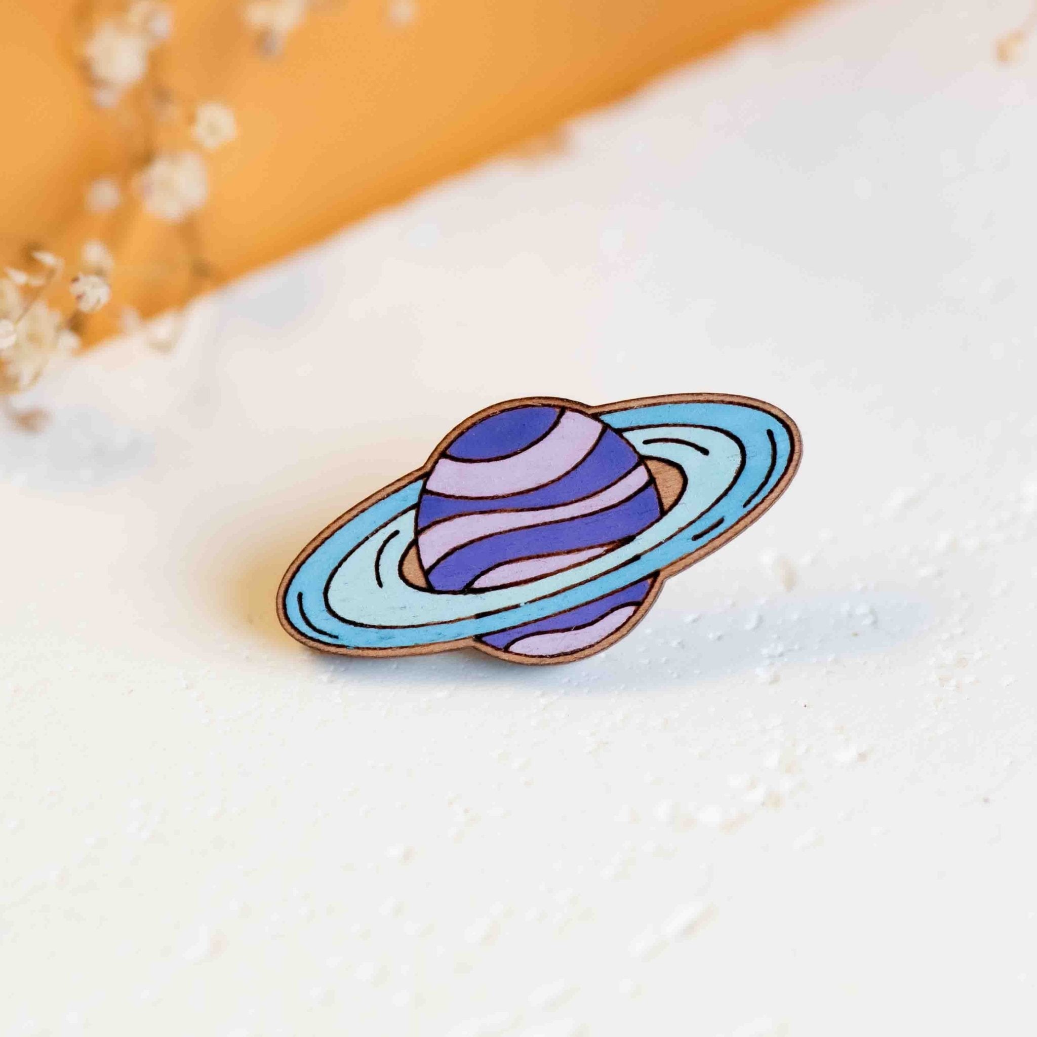 Hand-painted Planet Saturn Wooden Pin Badge - PT45145 - Robin Valley Official Store