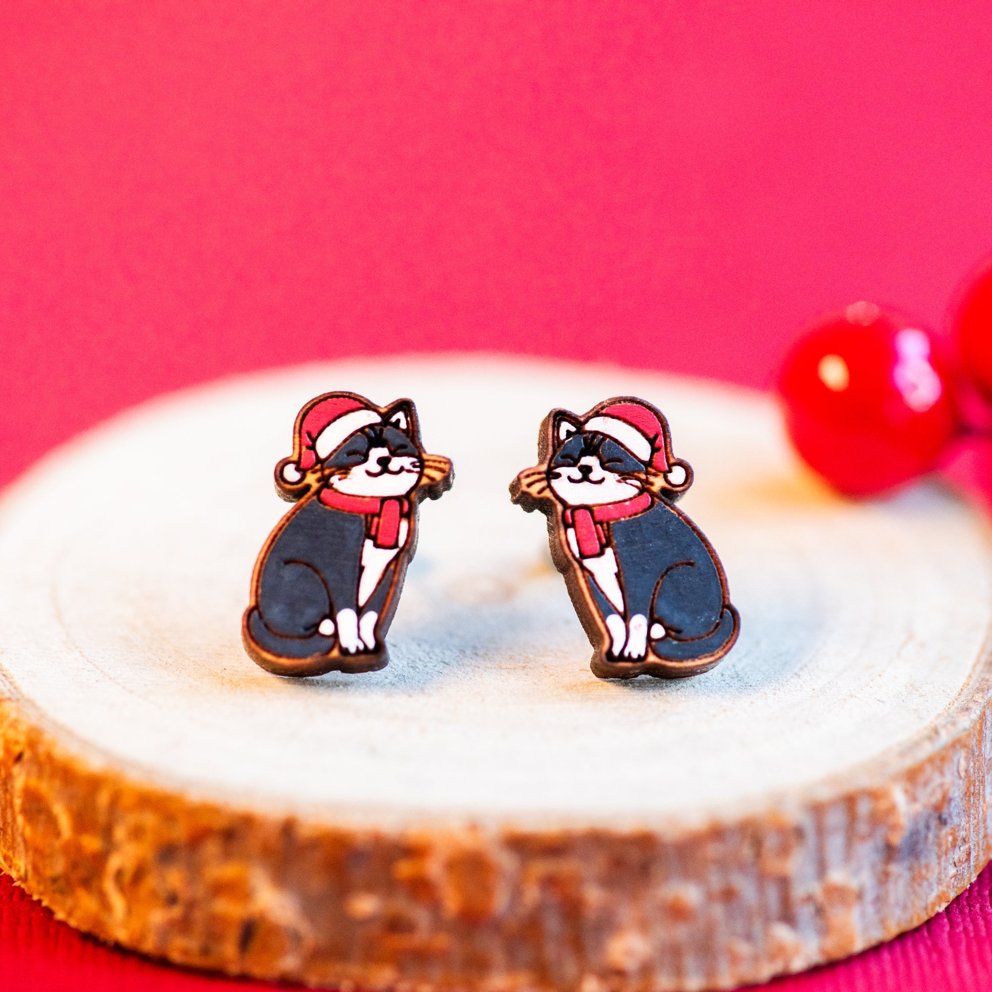 Hand-panted Black Cat with Santa Hat Wooden Earrings - PEL10262 - Robin Valley Official Store