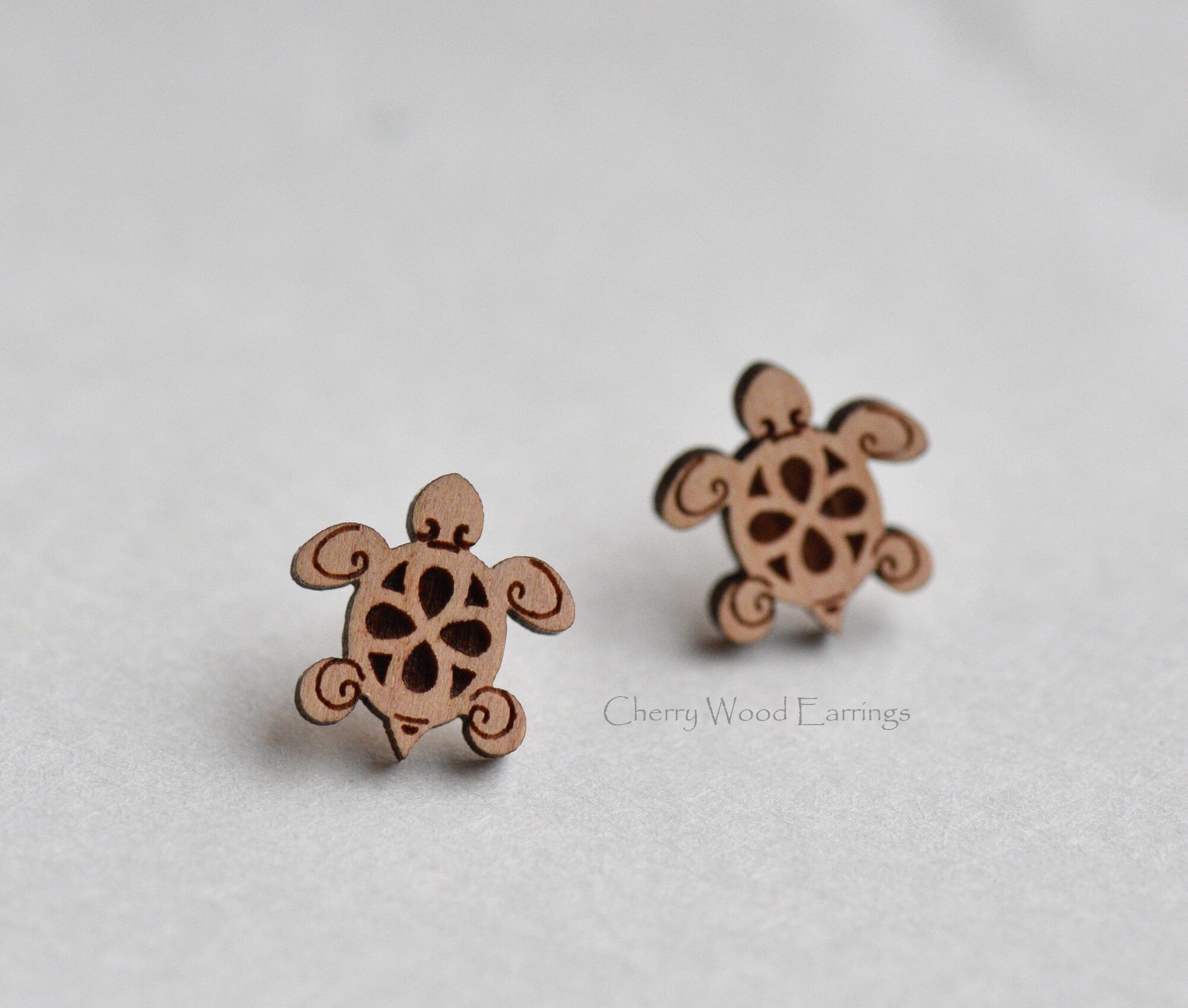Turtle Cherry Wood Stud Earrings - ES13004 - Robin Valley Official Store