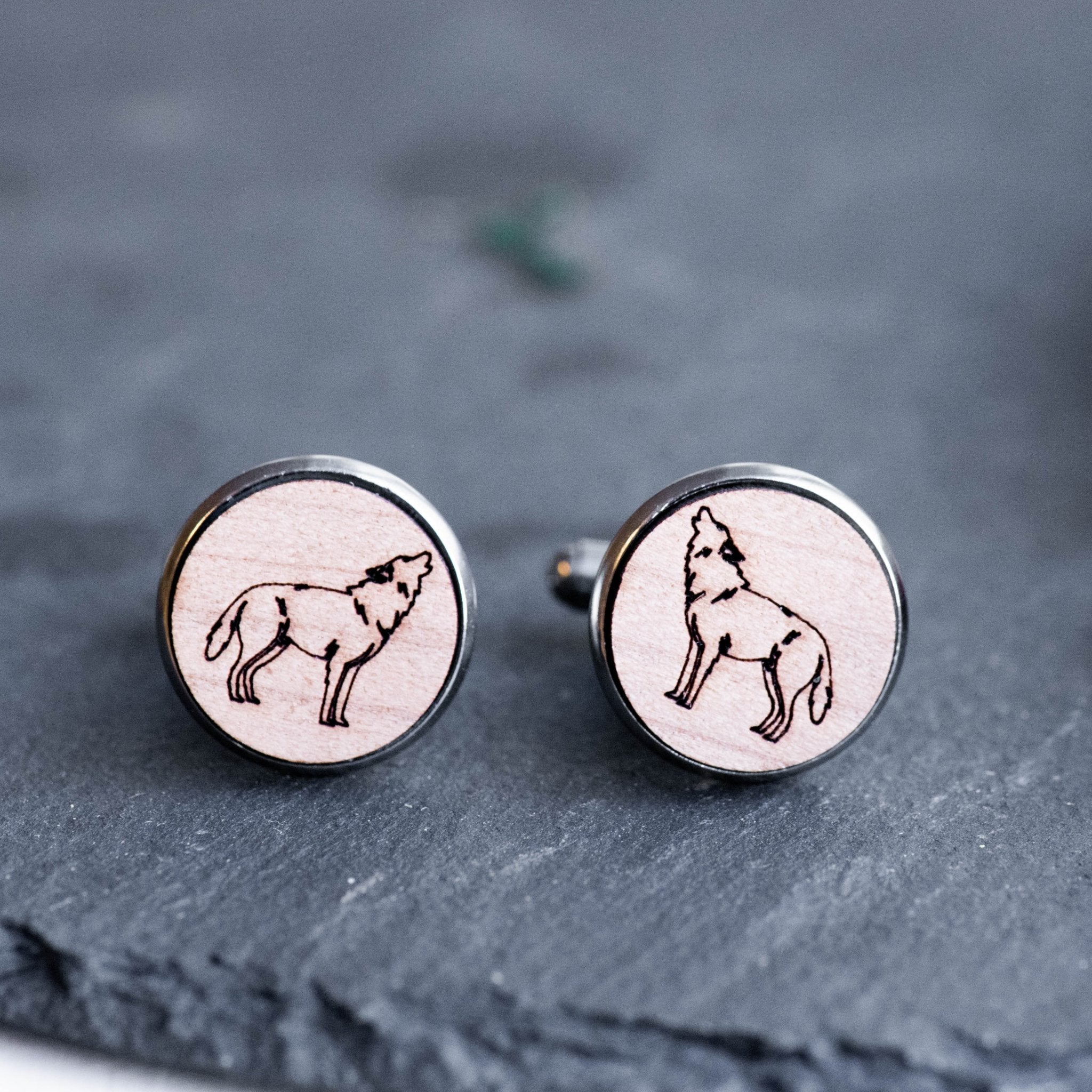 Howling Wolf Cherry Wood Cufflinks - CL30113 - Robin Valley Official Store