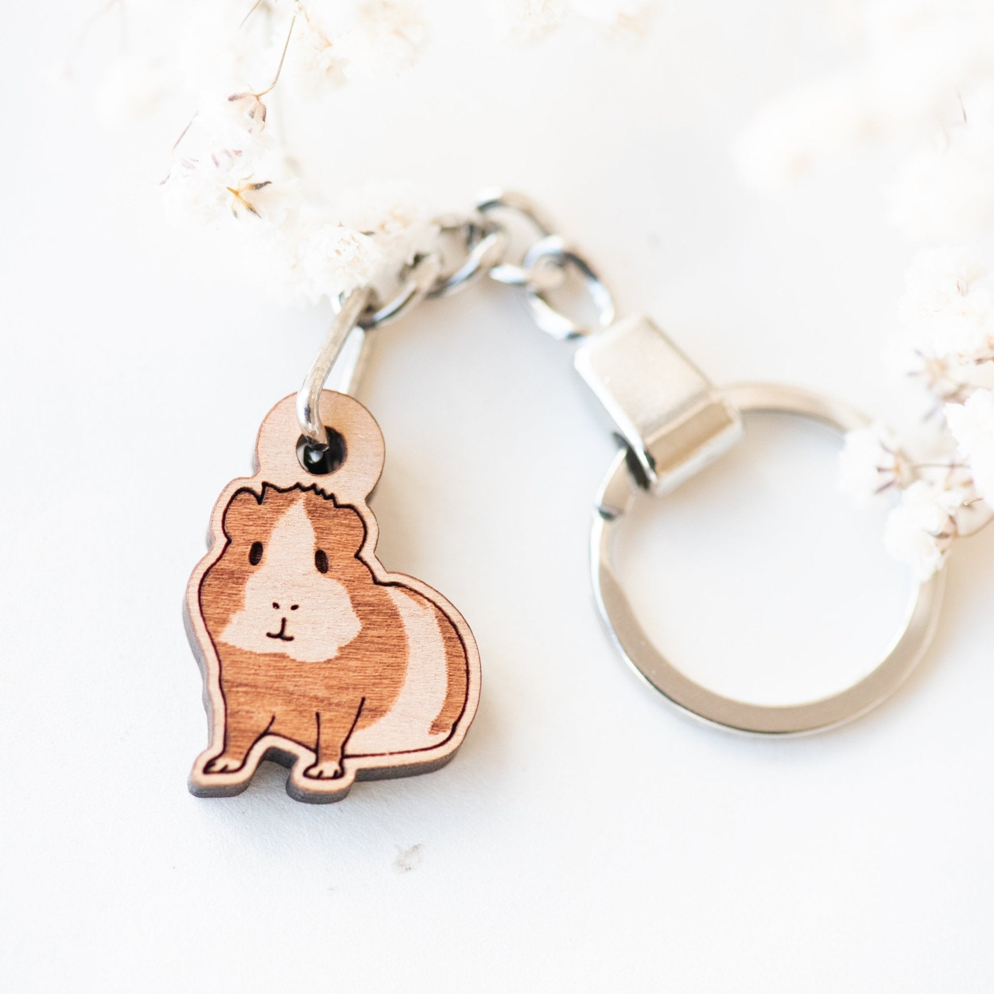 Sitting Guinea Pig Wooden Keyring - KL20003 - Robin Valley Official Store